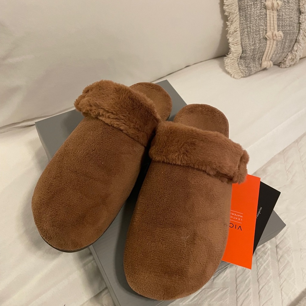 Toffee colored Vionic Slipper shoes